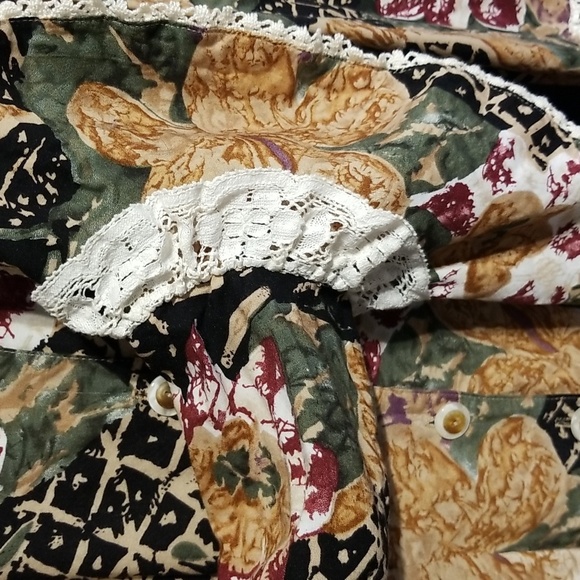 π¨π¦ 90s Autumn Color Floral Blouse With Lace Detail and a Bell Sleeves Size Small - Picture 10 of 10